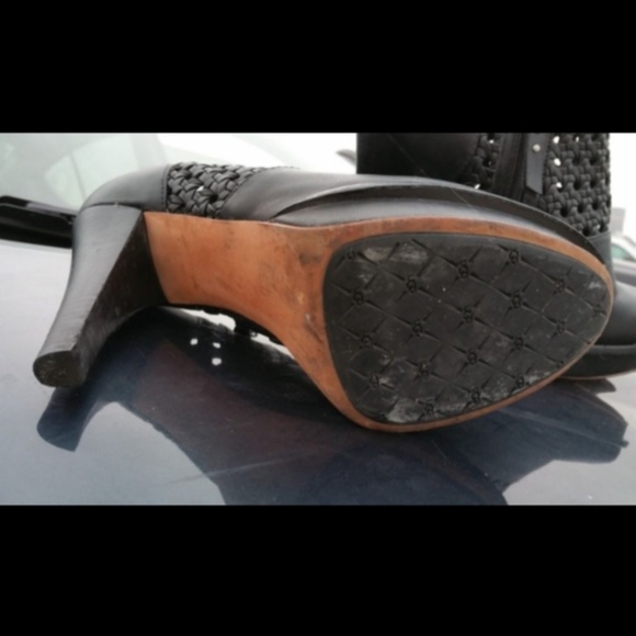 SOLD Ugg Sz 9.5 9 Leather Ankle High 4.5" Bootie - Picture 7 of 8